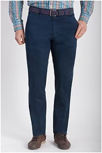Freizeithose aus Baumwolle von Plus Man mit Stretch.