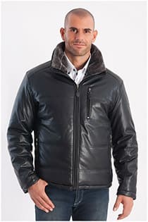 Jacke von Plusman.