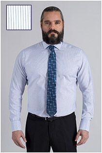 Gestreiftes Langarm-Businesshemd von Plusman.