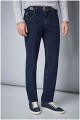 5-Pocket-Jeanshose mit Stretch und einem Gürtel von Pionier.